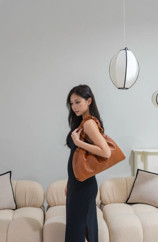 BELLA by emma Lyla Scrunched Handle Bag (Russet)