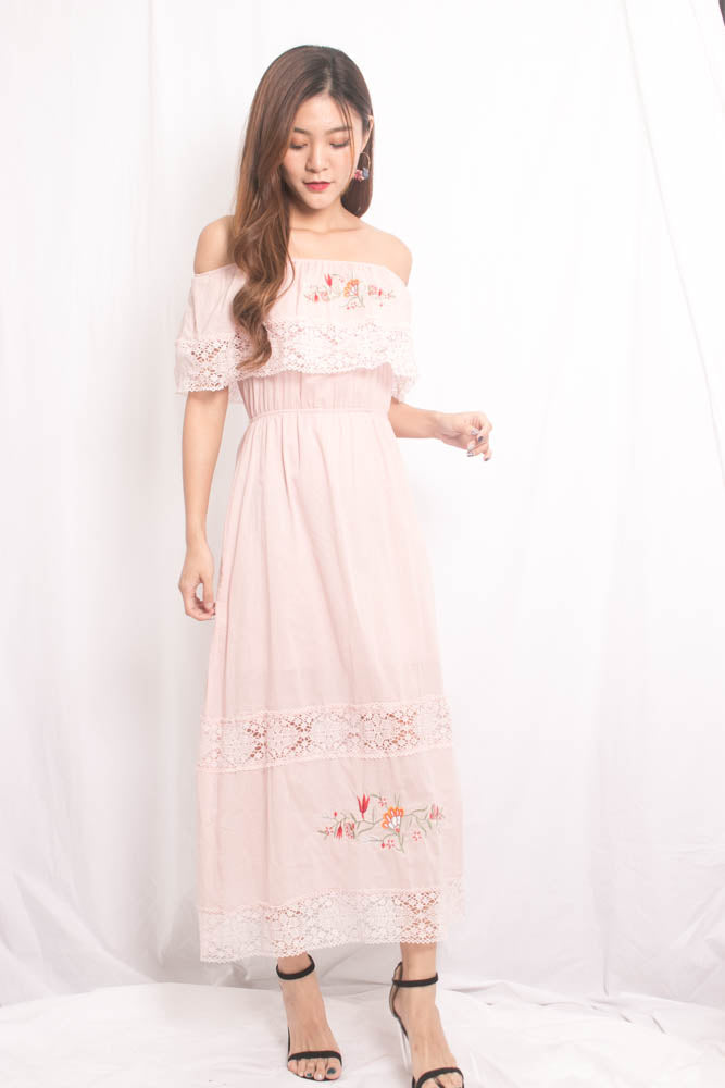 Shella Embroided Dress in Pink