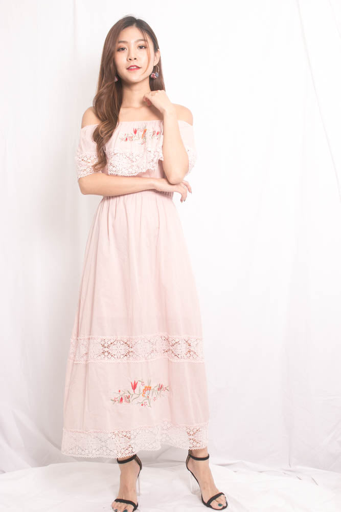 Shella Embroided Dress in Pink