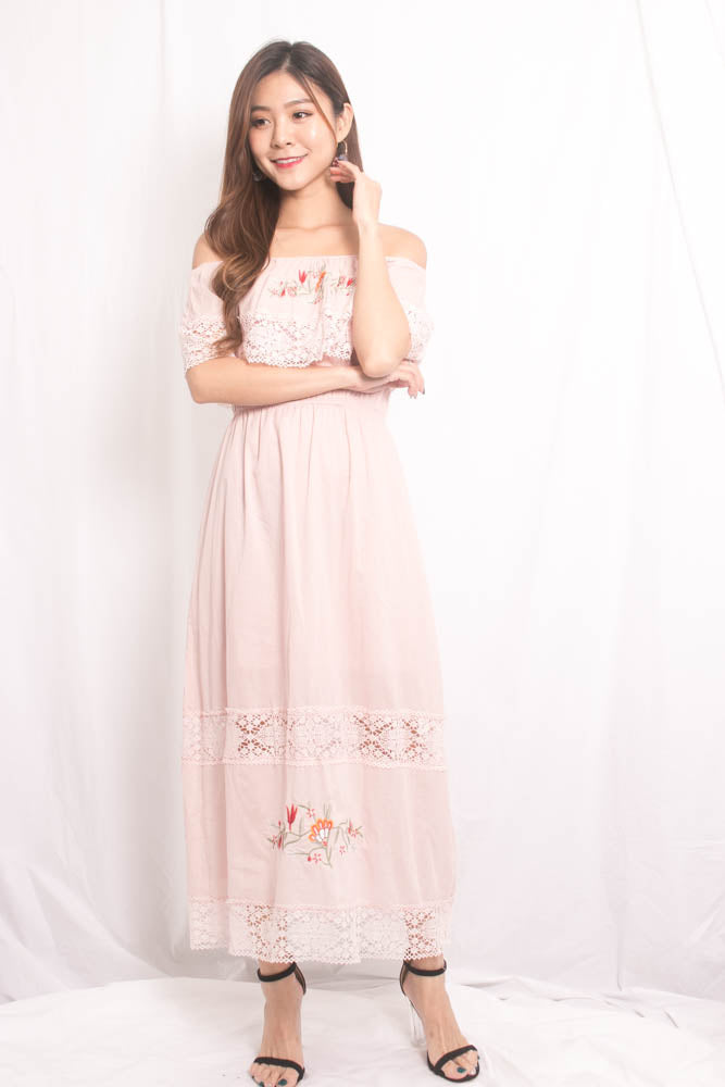 Shella Embroided Dress in Pink