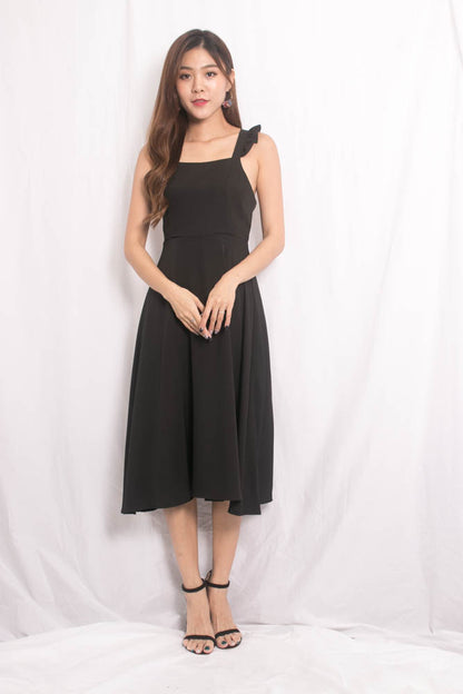 Maxia Cross Back Midi Dress in Black