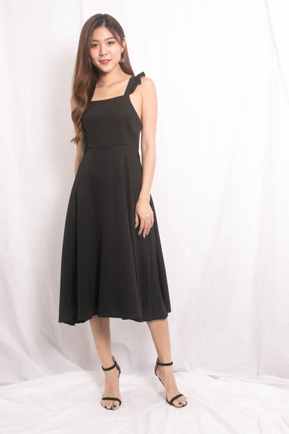 Maxia Cross Back Midi Dress in Black