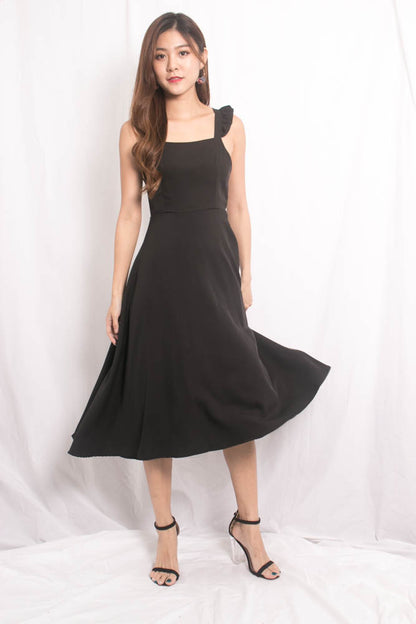 Maxia Cross Back Midi Dress in Black