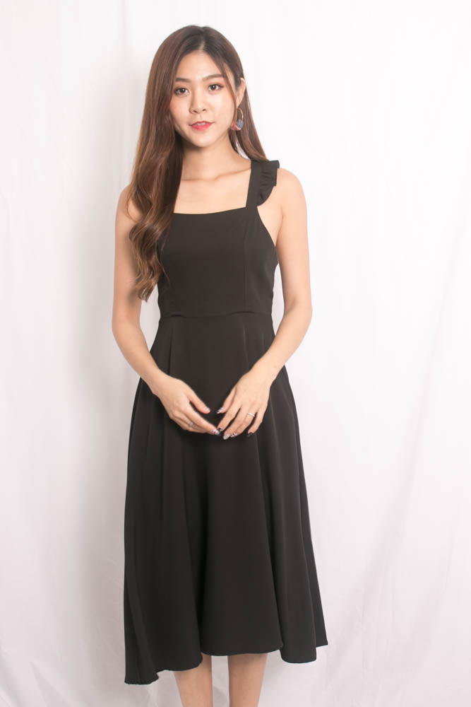 Maxia Cross Back Midi Dress in Black