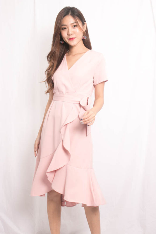 Fione Sleeved Flutter Dress in Pink