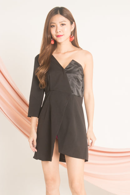 Aleda Toga Dress in Black