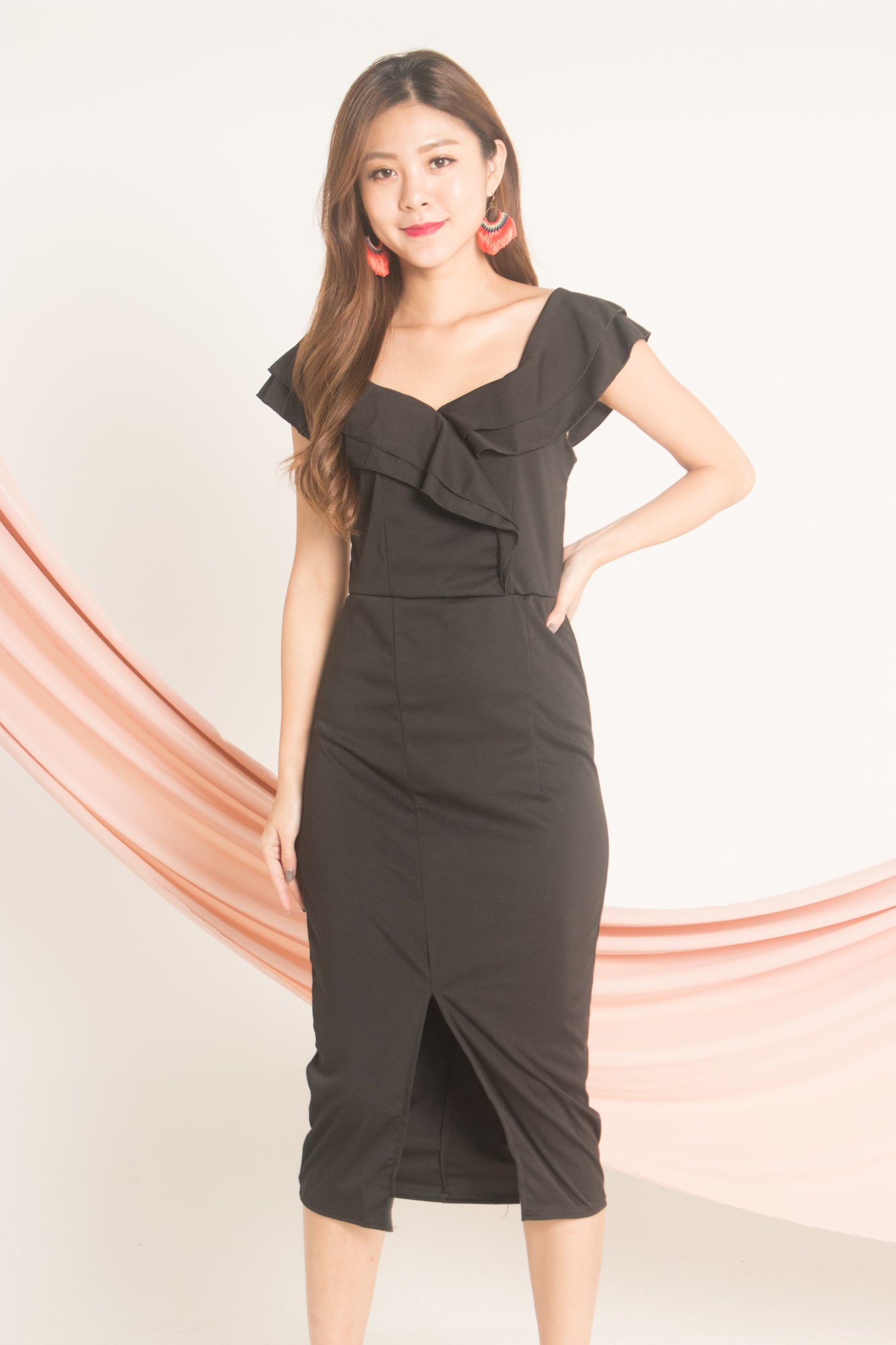 Helna Offsie Dress in Black