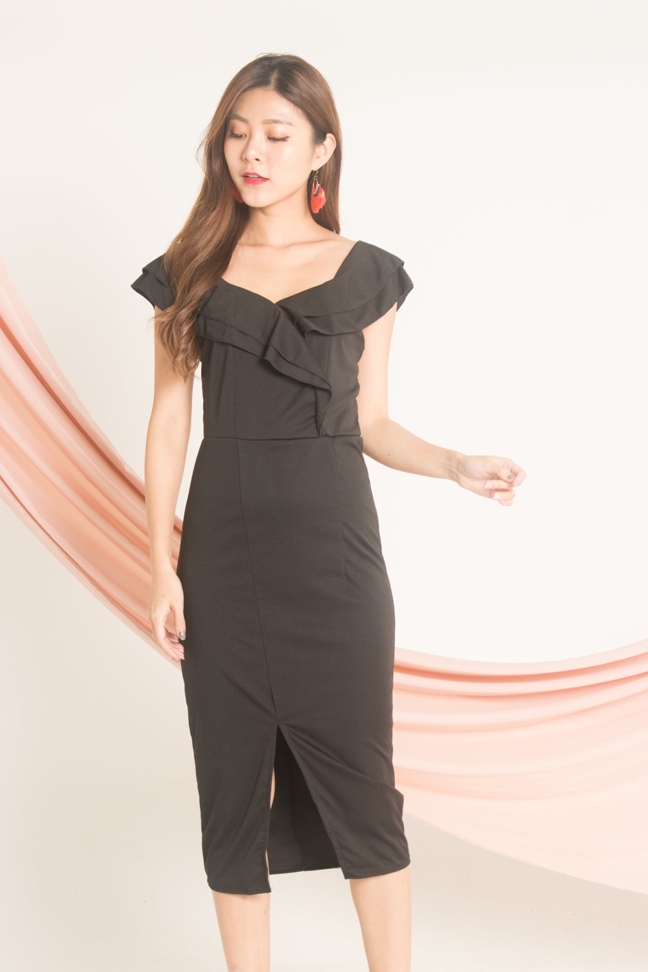 Helna Offsie Dress in Black