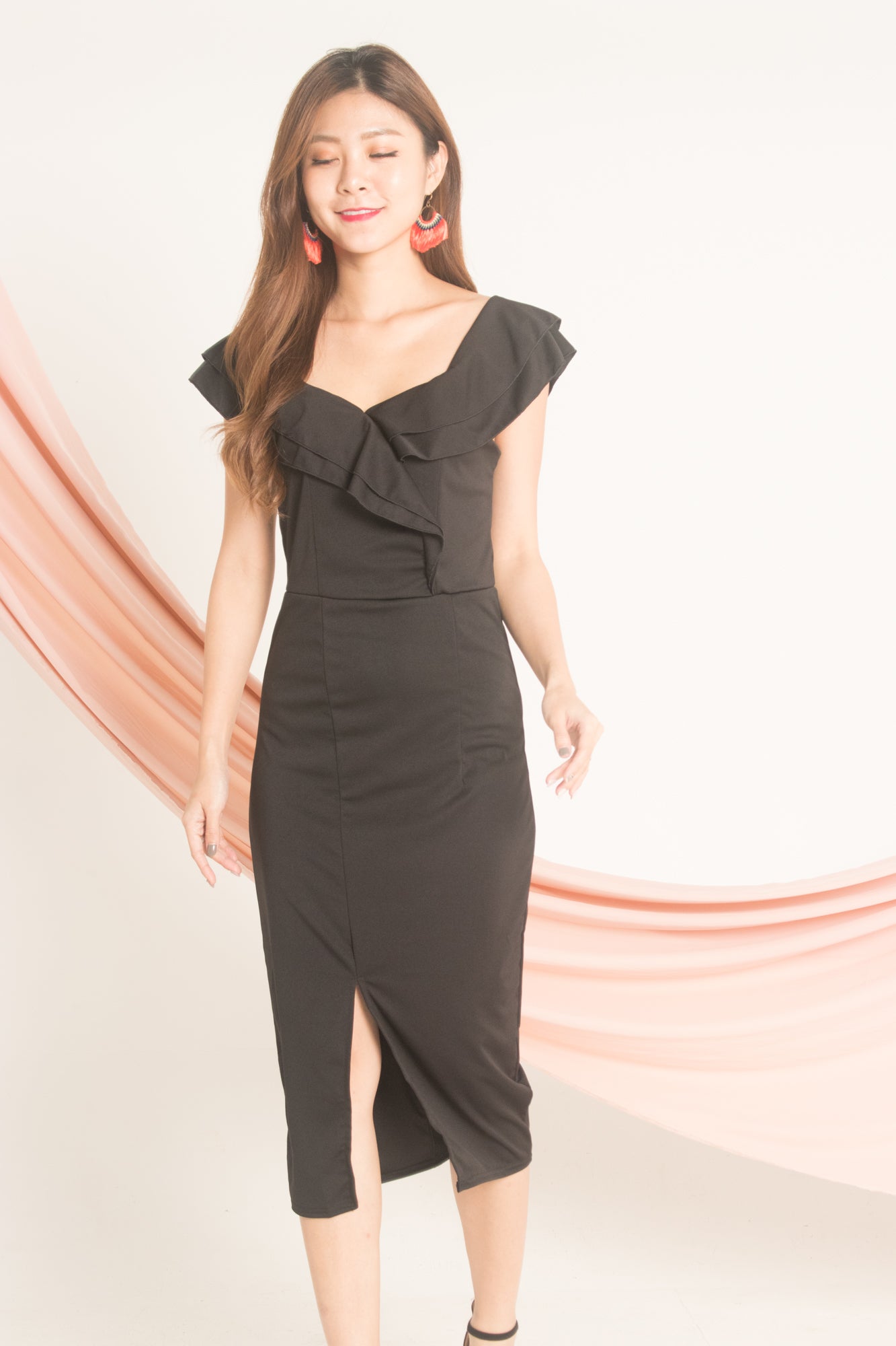 Helna Offsie Dress in Black