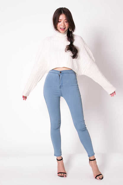 Ivy Turtleneck Cropped Pullover in White